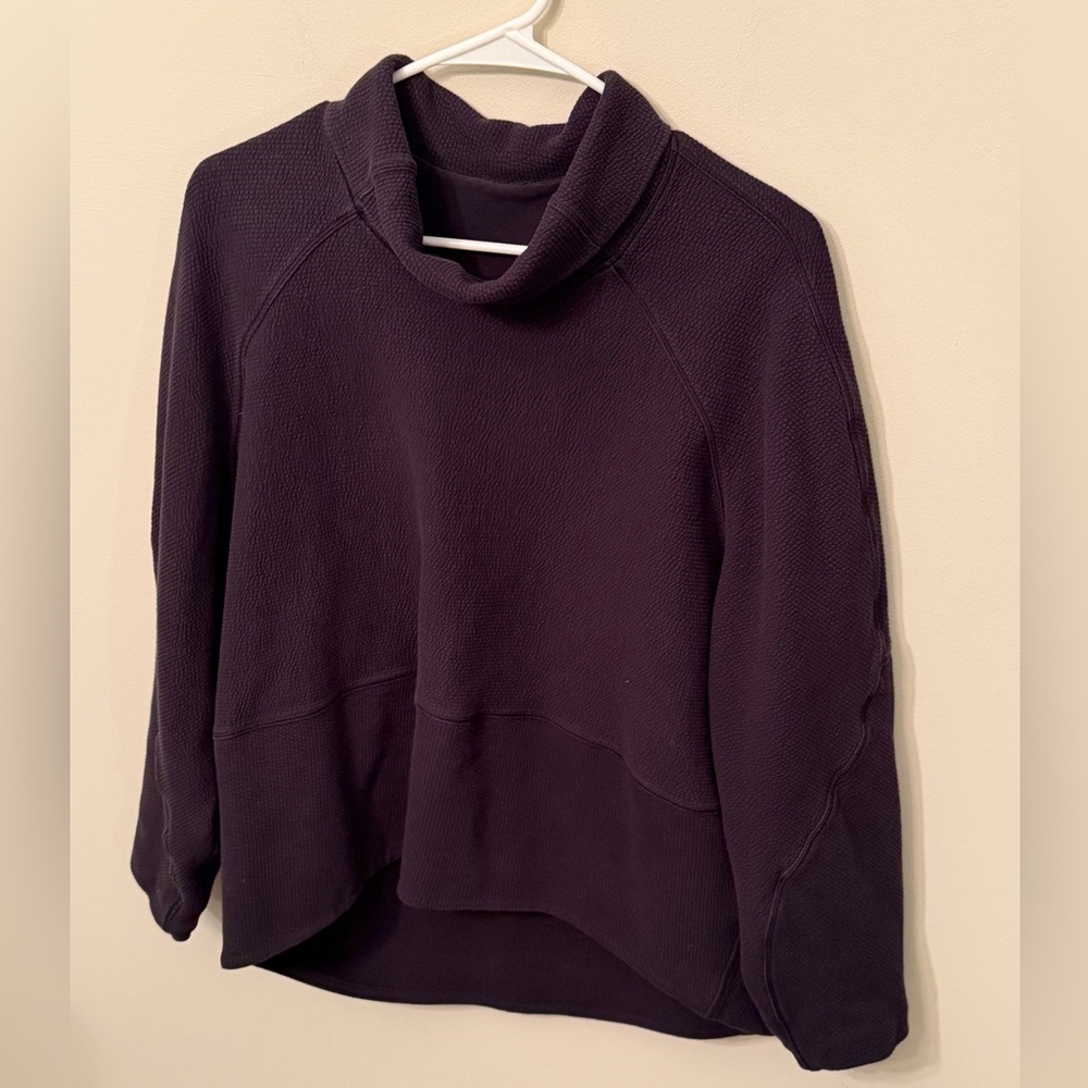 290. Lululemon Textured Funnelneck Pullover In Black Size 10